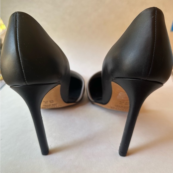 Vince
Cosette Two-Tone Pointy-Toe Pump, Black/Woodsmoke - Picture 7 of 7